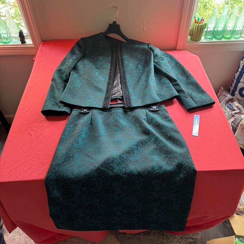 Brand New w/ Tags Preston & York green&black floral two-piece jacket &skirt set